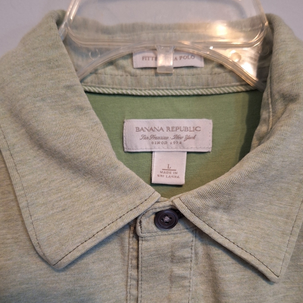 Banana Republic Men's Green Polo Shirt - Picture 2 of 12